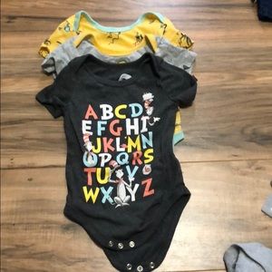 Dr Seuss tree set onzie